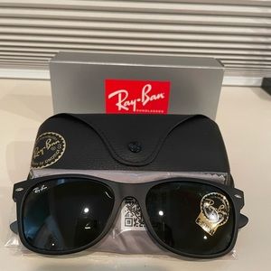 Ray Ban Black Wayfarer